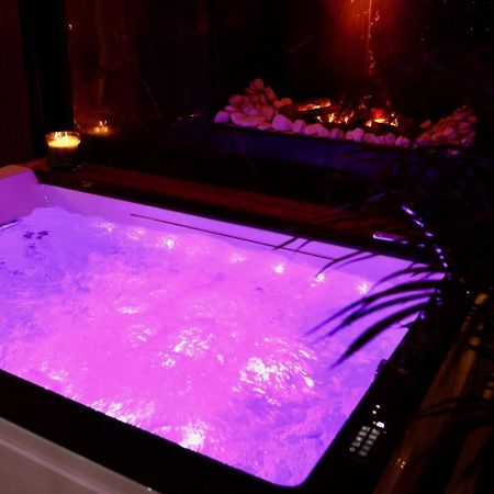Love Room Gold - Les Delices Rooms Angers Exteriör bild