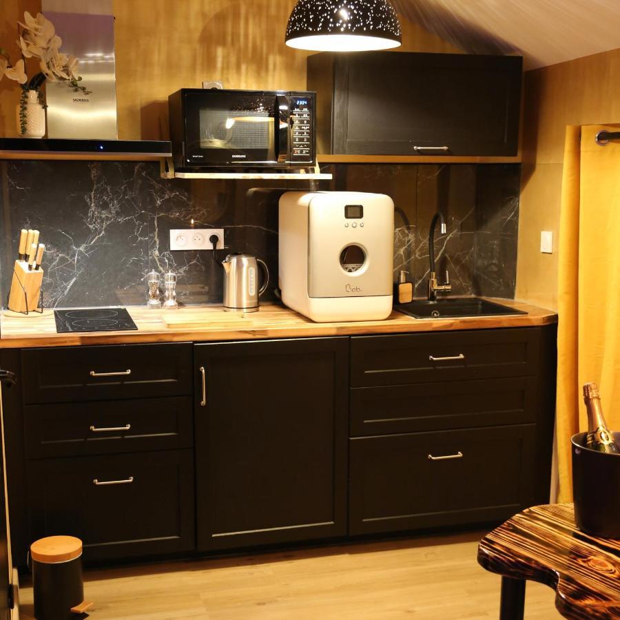 Love Room Gold - Les Delices Rooms Angers Exteriör bild