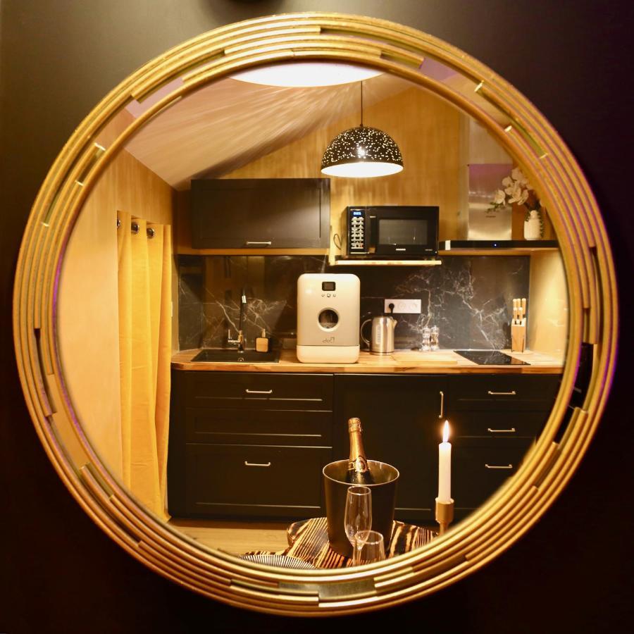 Love Room Gold - Les Delices Rooms Angers Exteriör bild
